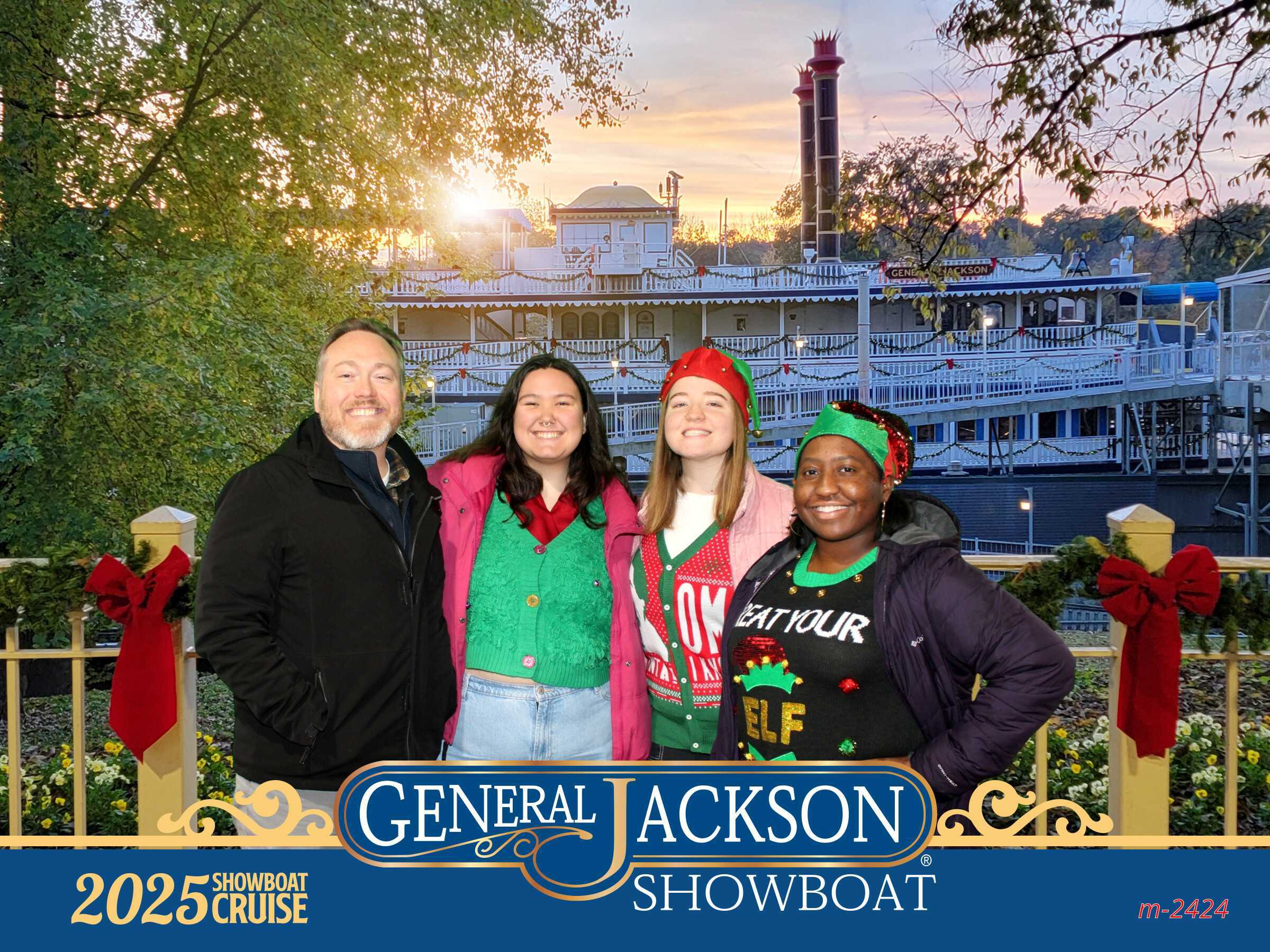 Lab Christmas Outing 2025--General Jackson Showboat 